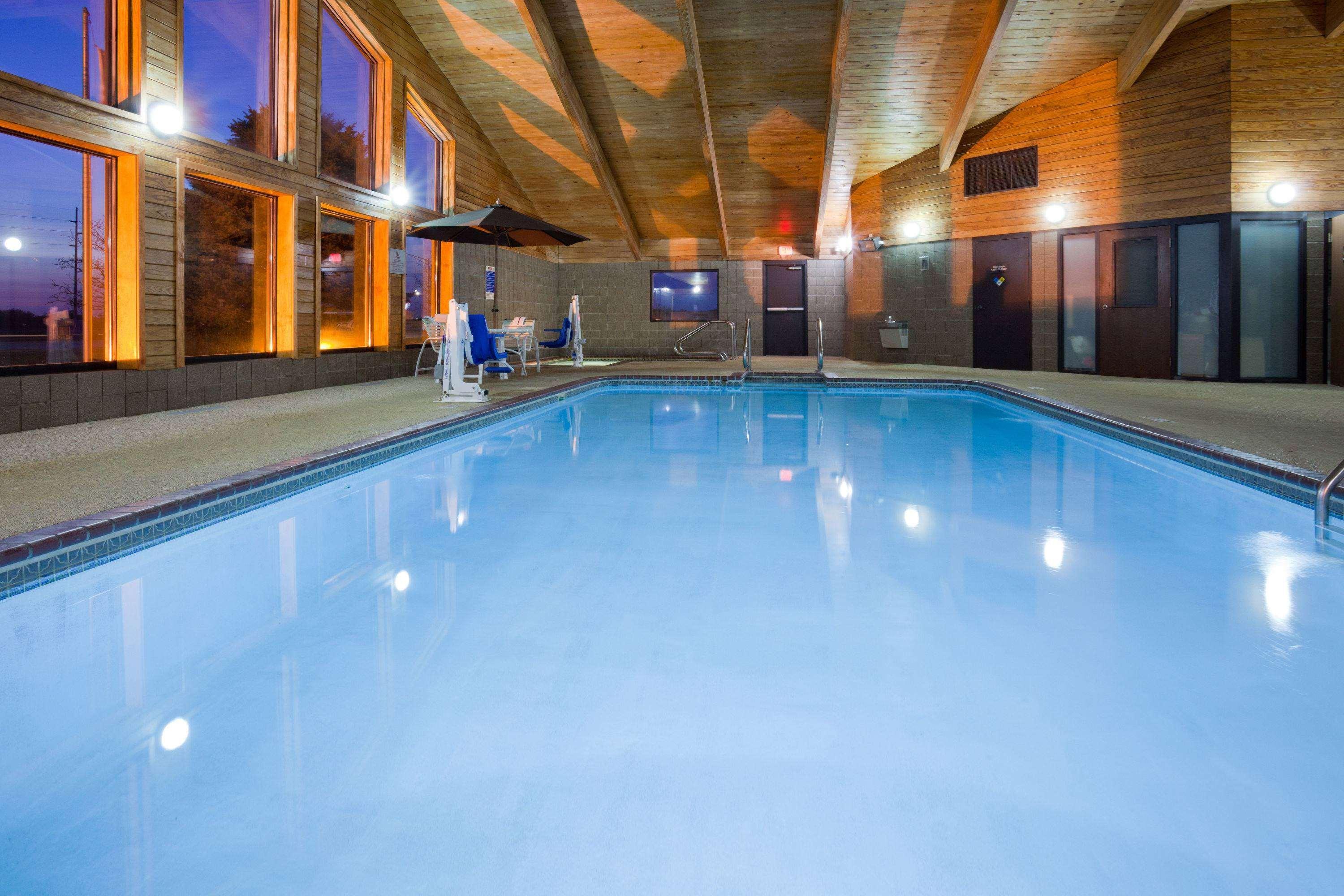 Americinn By Wyndham Spencer Zewnętrze zdjęcie